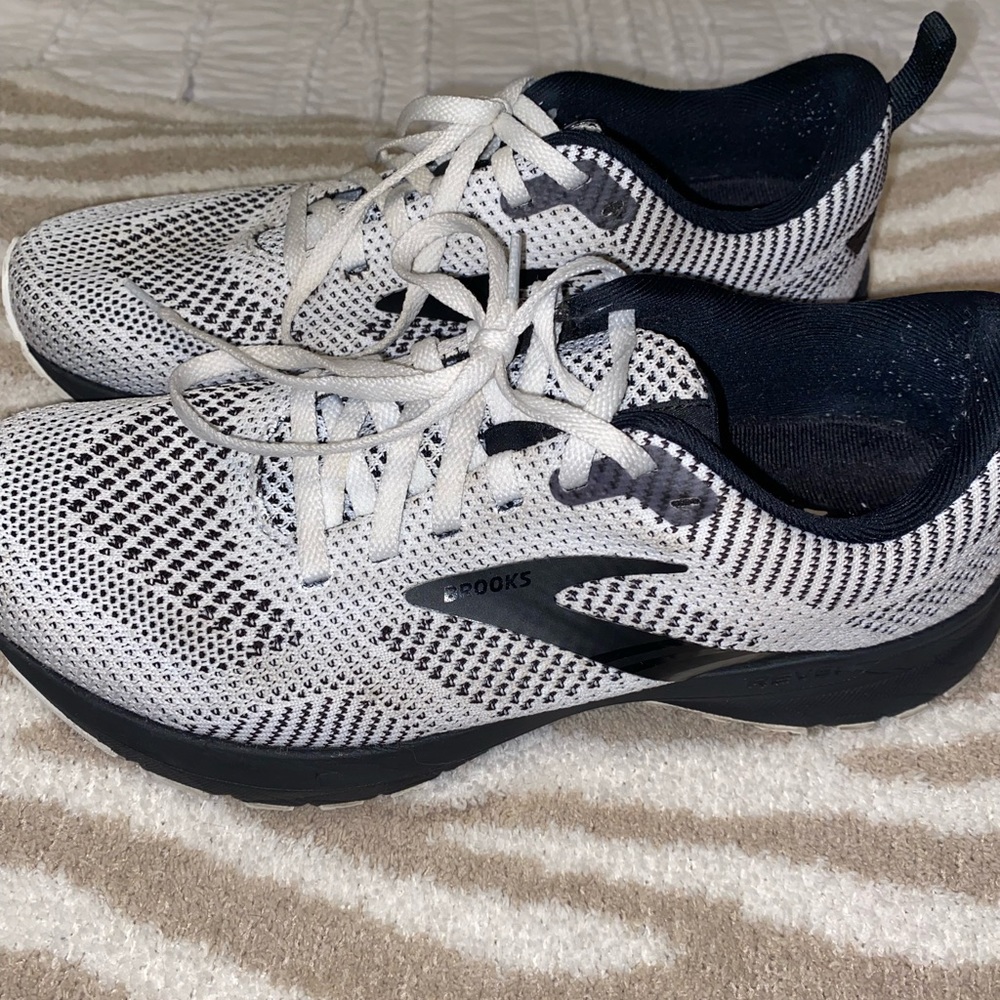 Brooks Revel 5